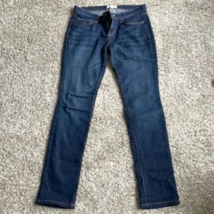 Barely been worn straight leg jeans. Mid rise.